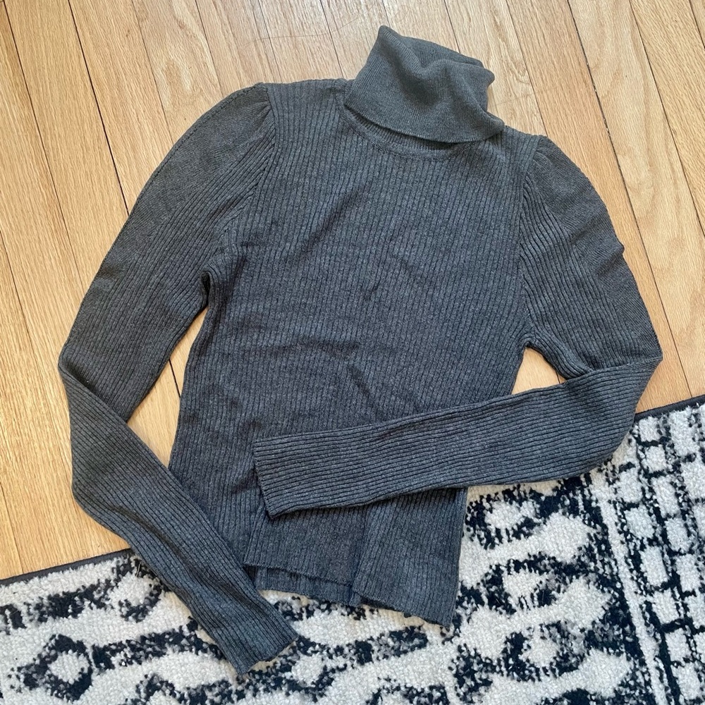 TopShop - Knit Turtleneck SZ 4